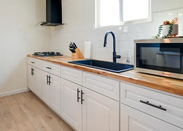 Couple's Escape! 3 Mi To Dtwn & Roosevelt Row Apartment
